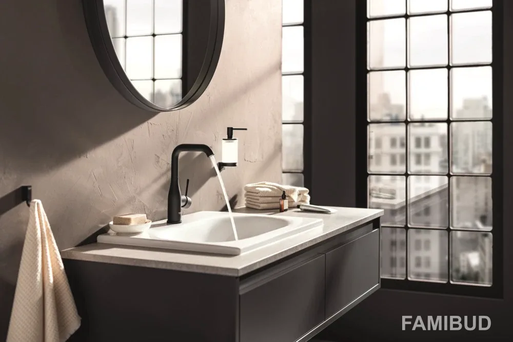 Змішувач для умивальника Essence L Size 24177KF1, Grohe