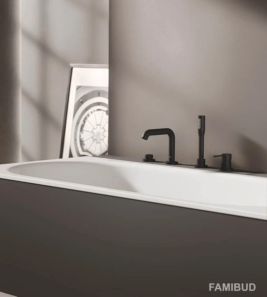 Змішувач для ванни Essence Black, Grohe
